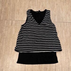 White House black market comfy and sexy 2 layer tank top size XS